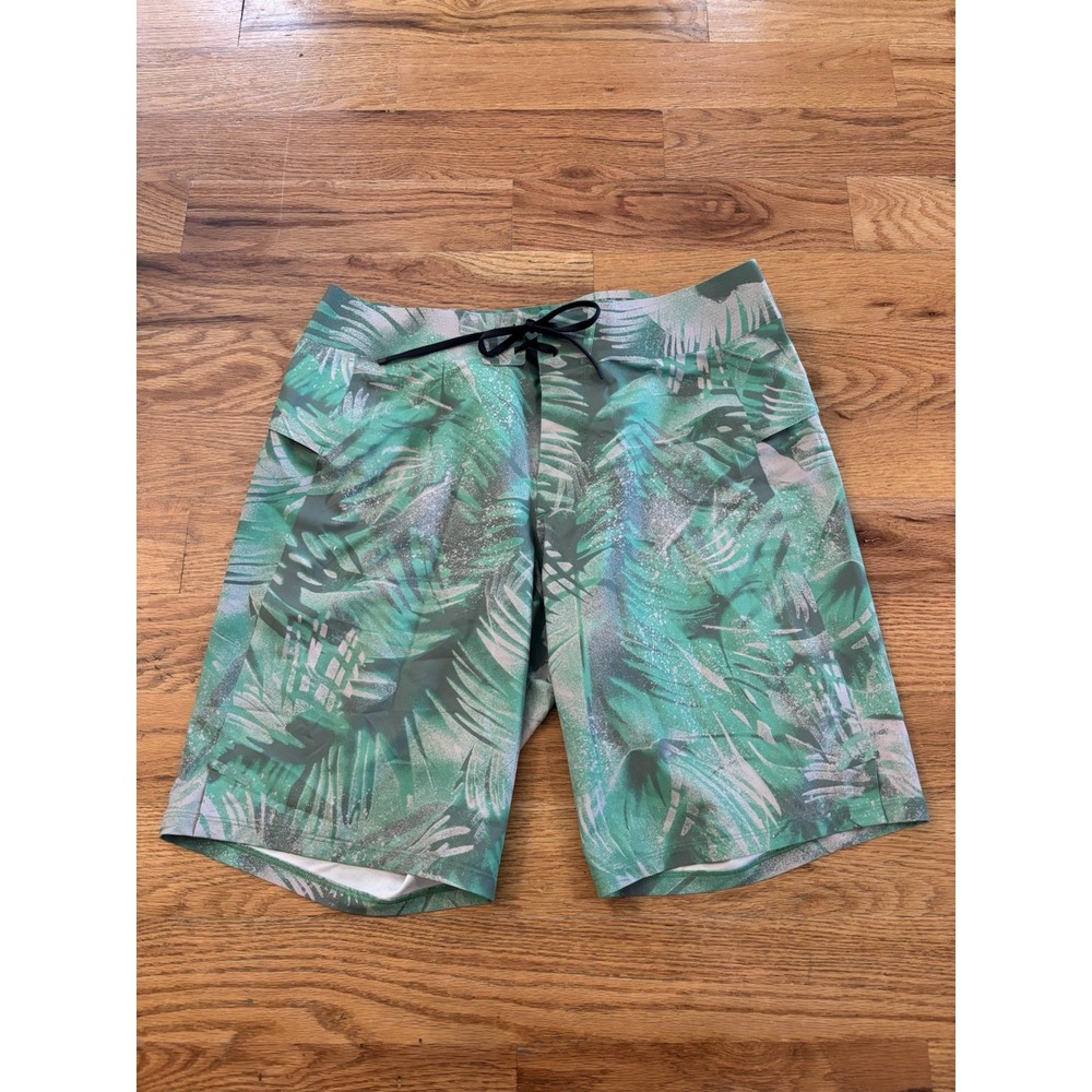 Lululemon Men's Sz 31 Current State Board Shorts Green Palms Swim Trunks 10"‎
